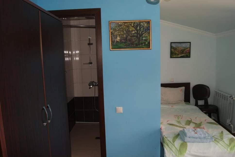 Hotel Bonjour House Erivan Exterior foto