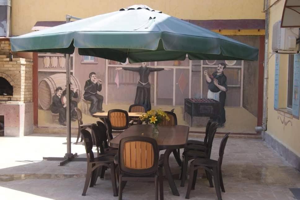 Hotel Bonjour House Erivan Exterior foto