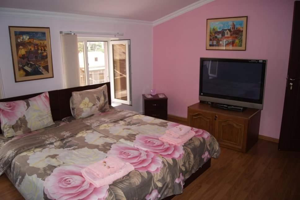 Hotel Bonjour House Erivan Exterior foto